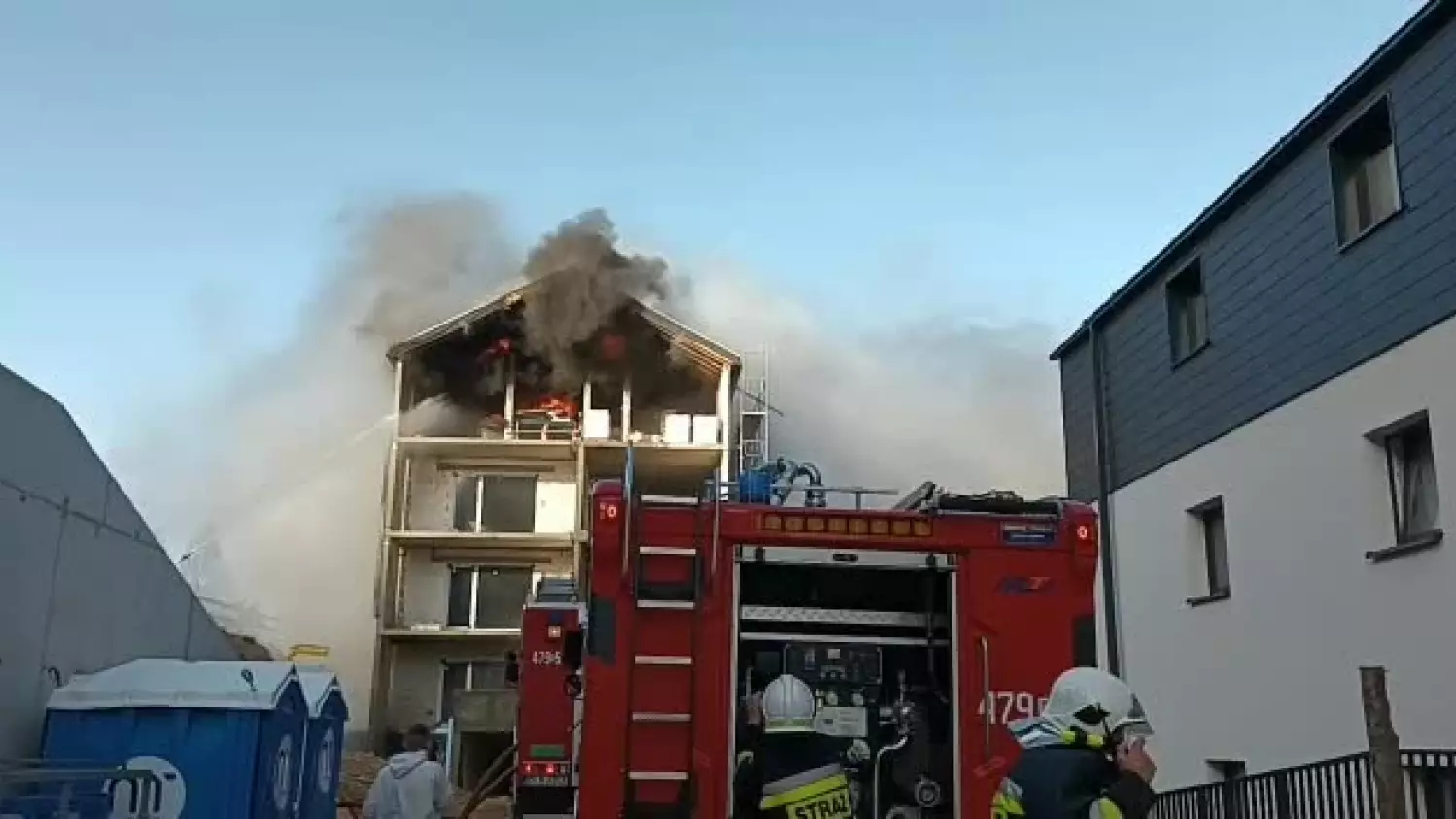 Pożar apartamentowca w Świeradowie-Zdroju