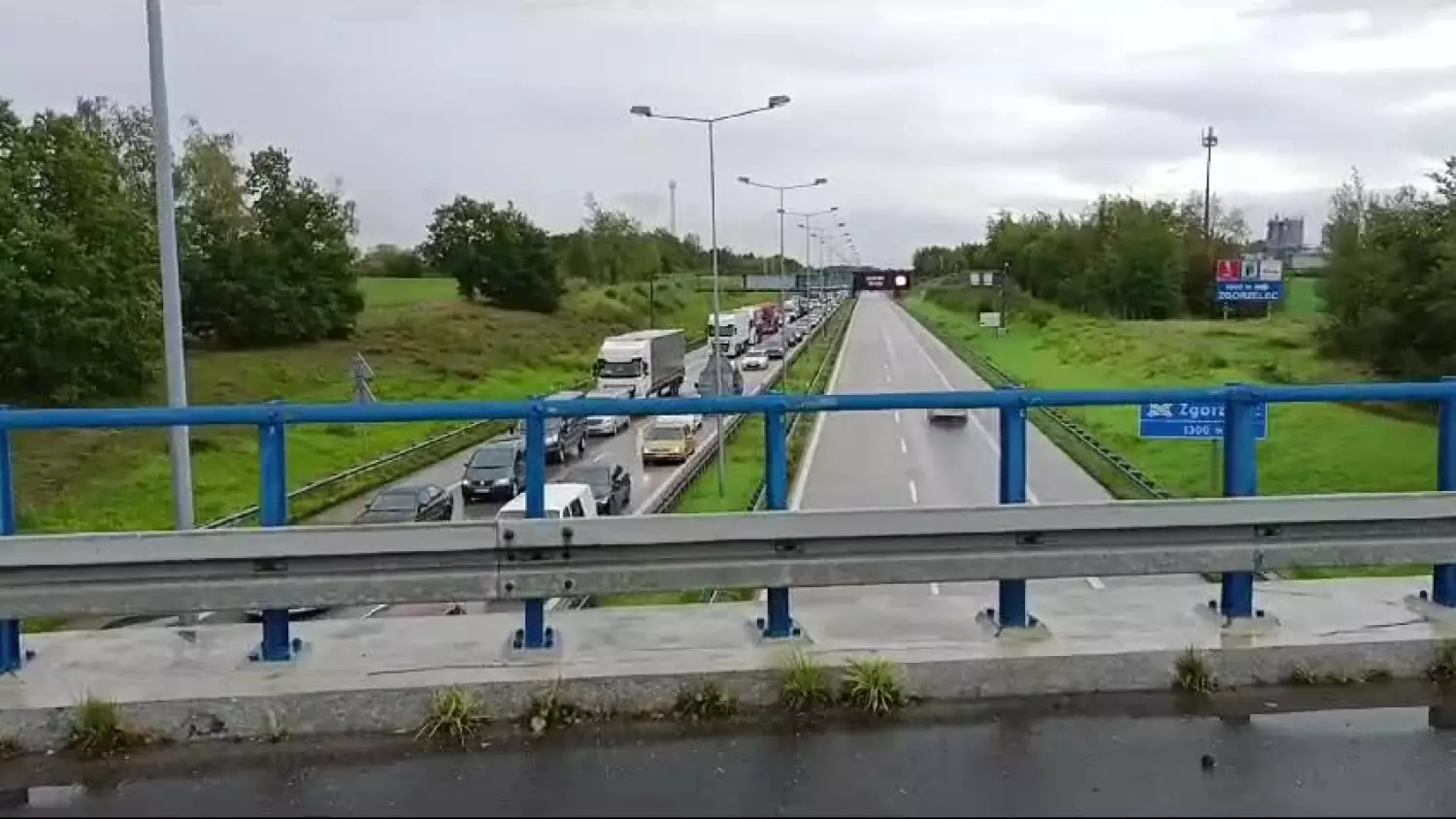 Korki na autostradzie A4. Kontrole aut na polsko-niemieckiej granicy