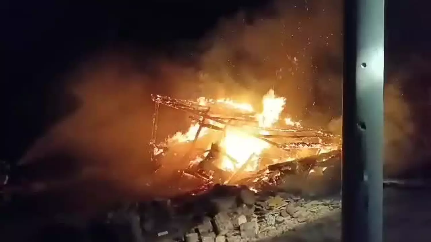 Podpalenie szopy w Świeradowie-Zdroju. To kolejny taki incydent