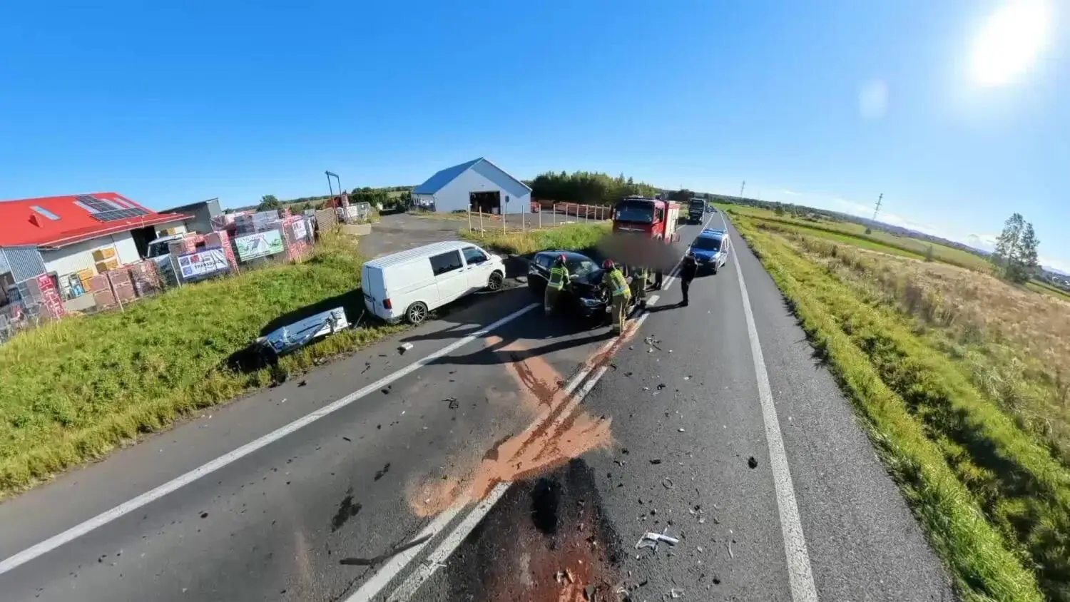 Najechanie na tył na DK30. Impet zderzenia przestawił busa o 180°