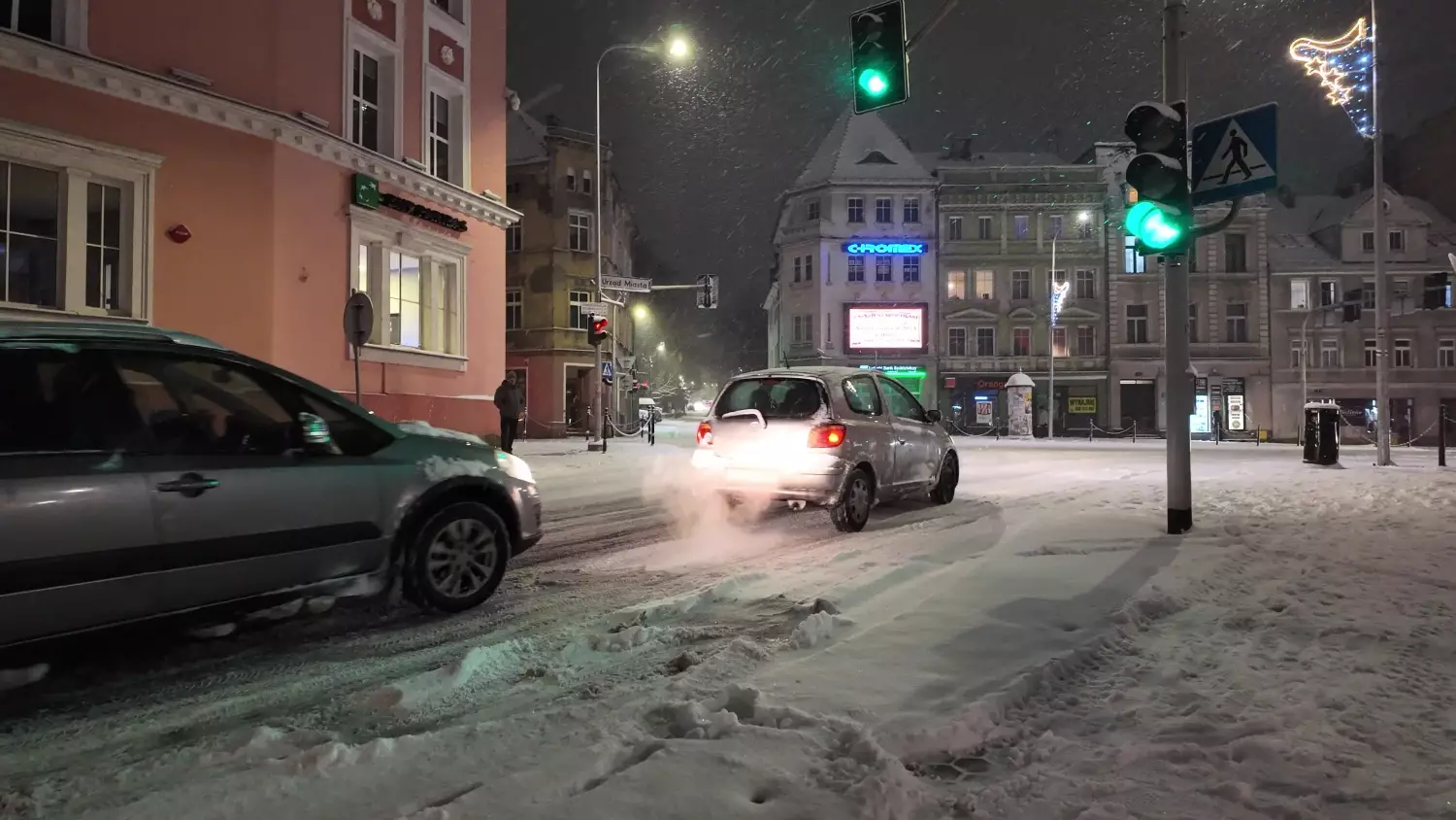 Lubań. Kierowcy mają problem z ruszeniem ze świateł. ul Lwówecka 11.01.2025r.