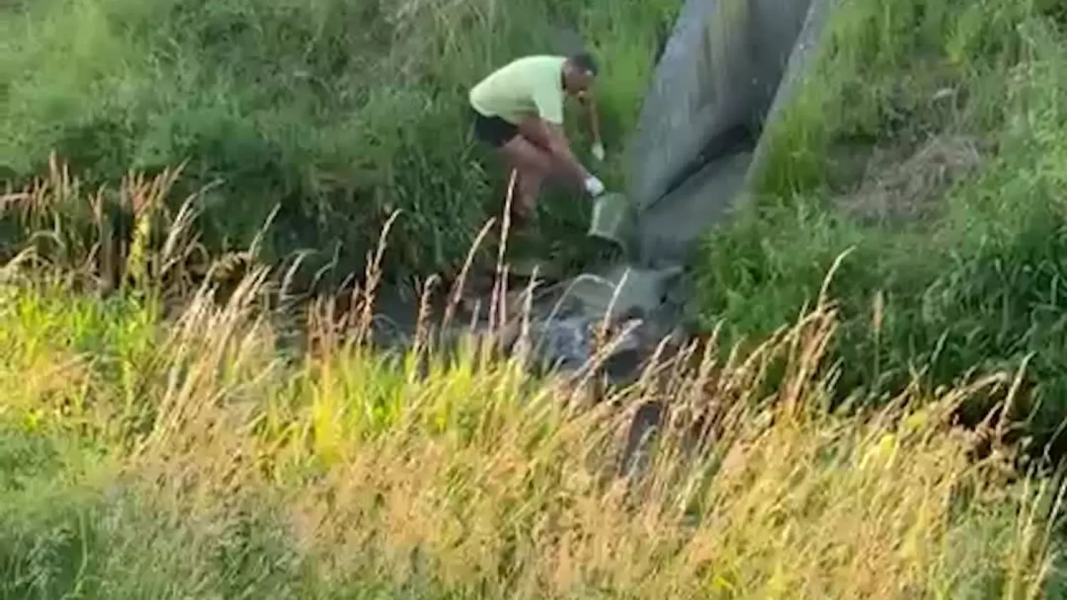 Ścieki w rzece, smród w domach. Mieszkańcy Olszyny mają dość